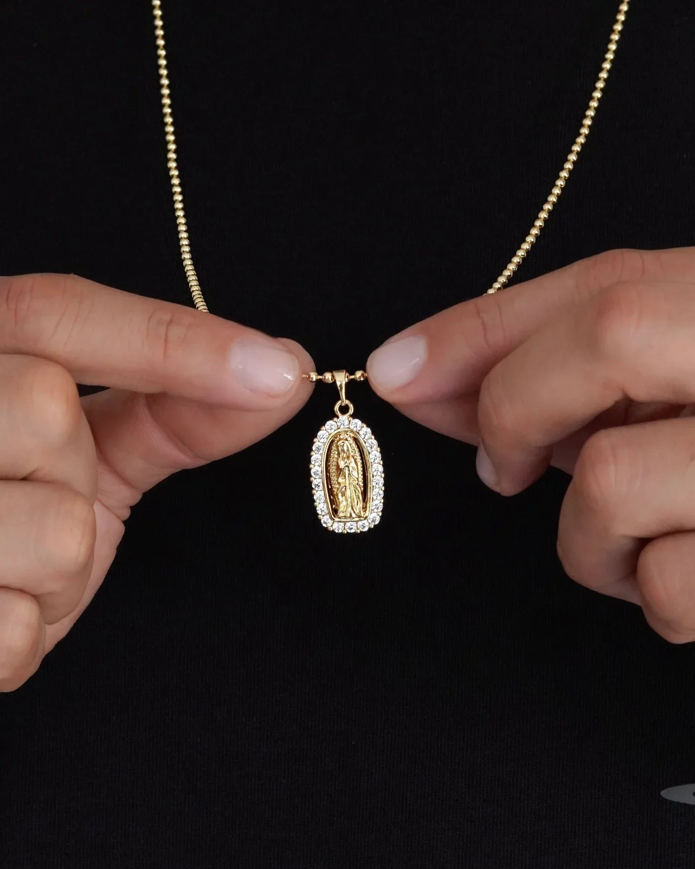DIJE VIRGEN DE GUADALUPE BORDE CRISTAL SWAROSVSKI ID: 4069